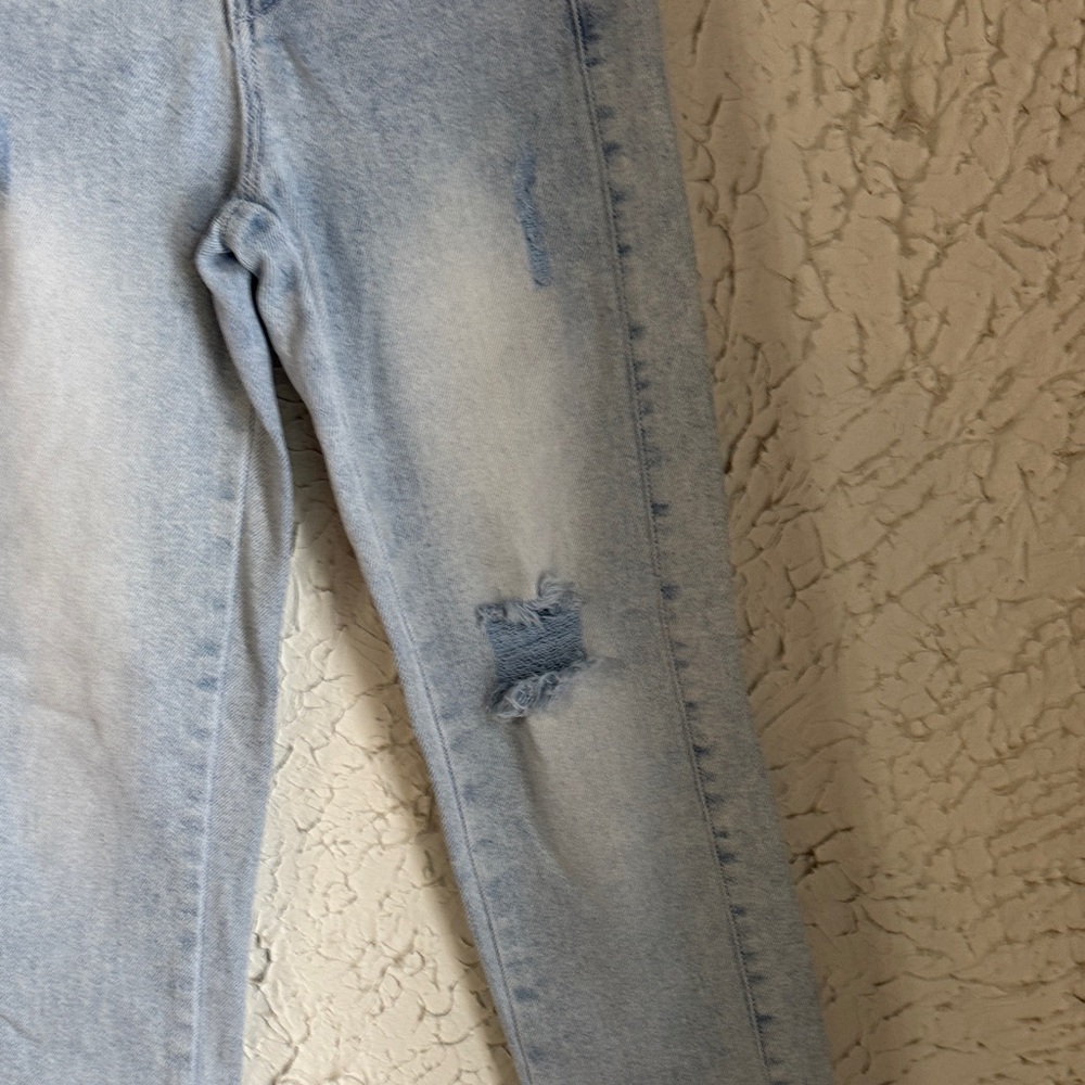 Wit & Wisdom Light Wash Distressed Ankle Jeans - Picture 4 of 8